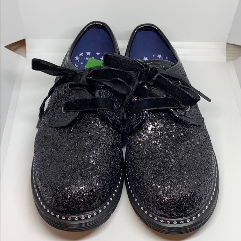 Gio Eppo black sparkle velvet lace up shoes.